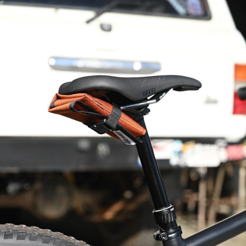 roadrunner fahrradtasche Equipment: Roadrunner Bags- Tool Saddle Roll – hudski bikes